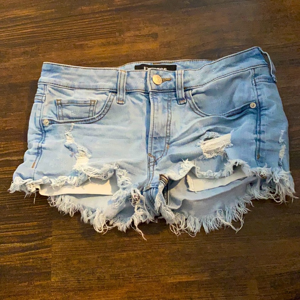 Express frayed hem short-shorts